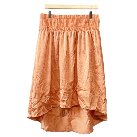 Lane Bryant Dresses & Skirts - Lane Bryant Skirt Women’s High Waisted Elastic Satin High Low Hem sz 14/16 Peach